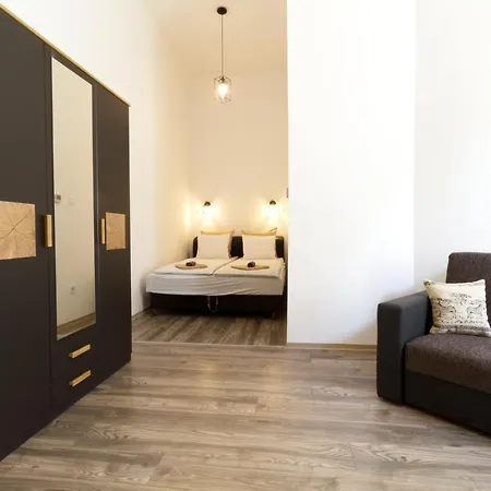 Karikum Large Appartement *
